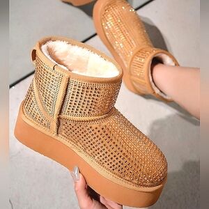 CAPE ROBBIN PLATFORM STUDDED BOOTIE